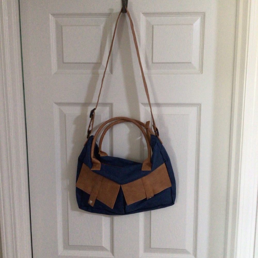 AARP Zippered Messenger Traveler Purse Front Pockets